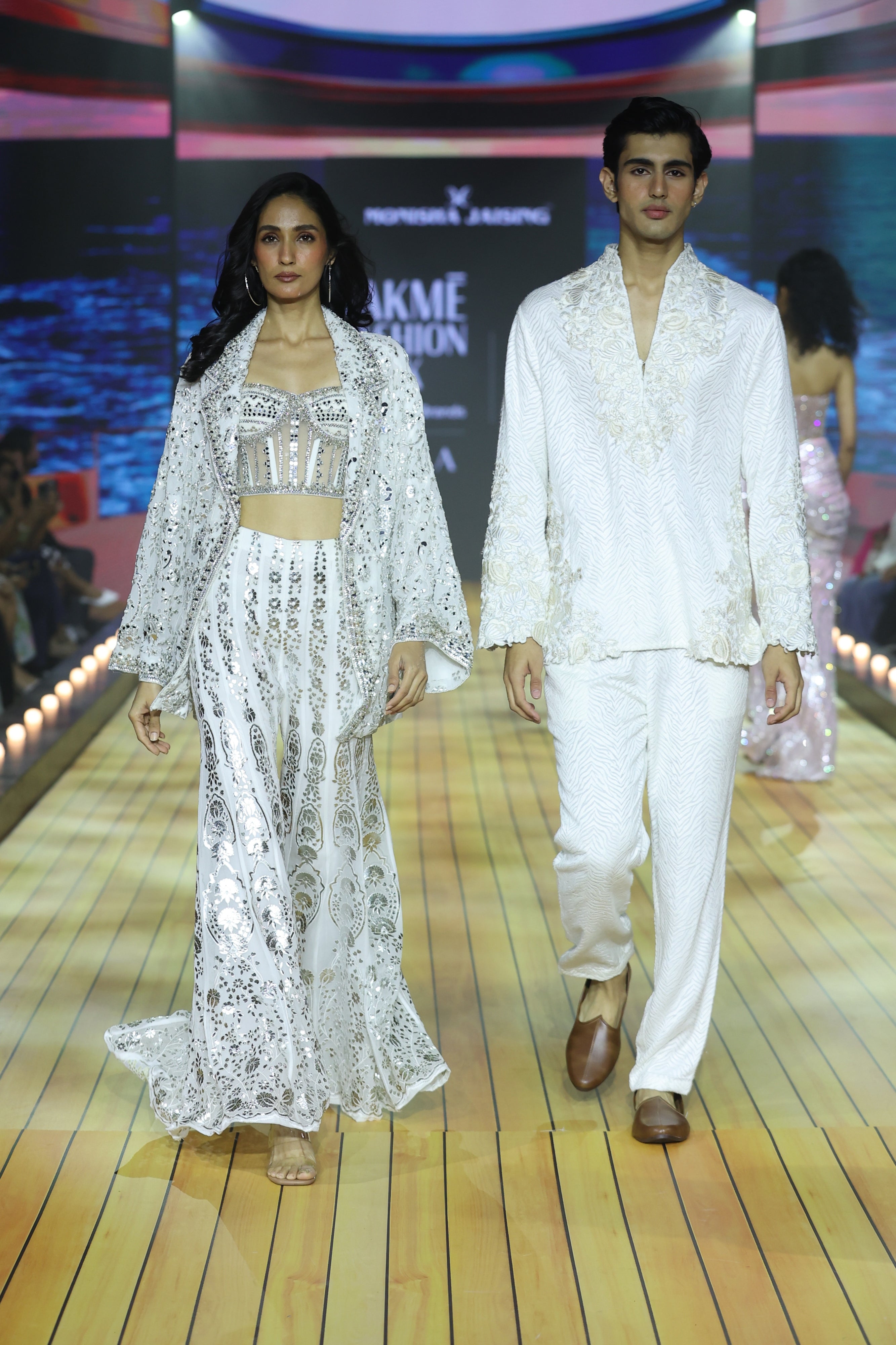 Aarifa Crush Karigari Suit (Ivory)