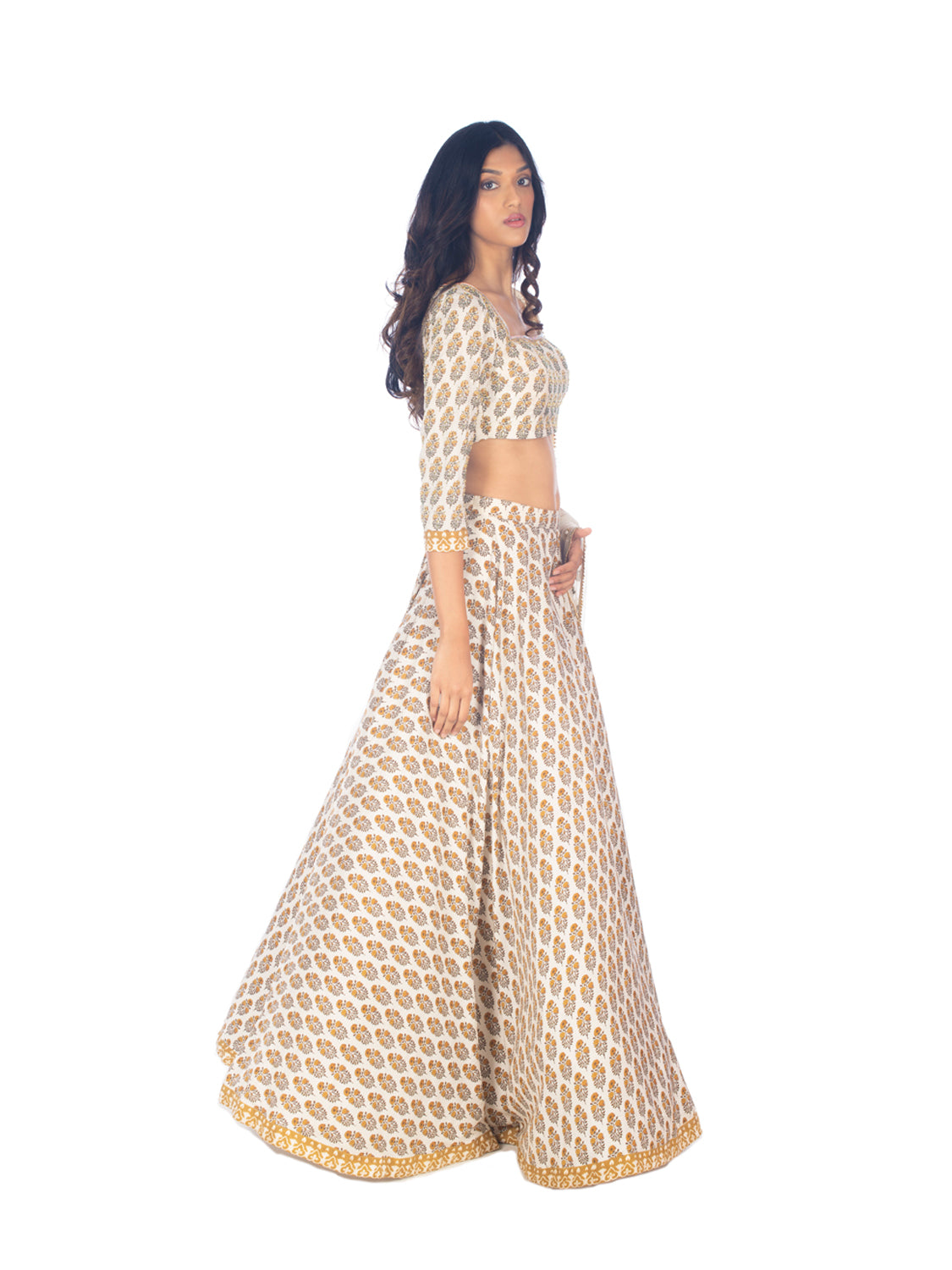 Canario Lehenga