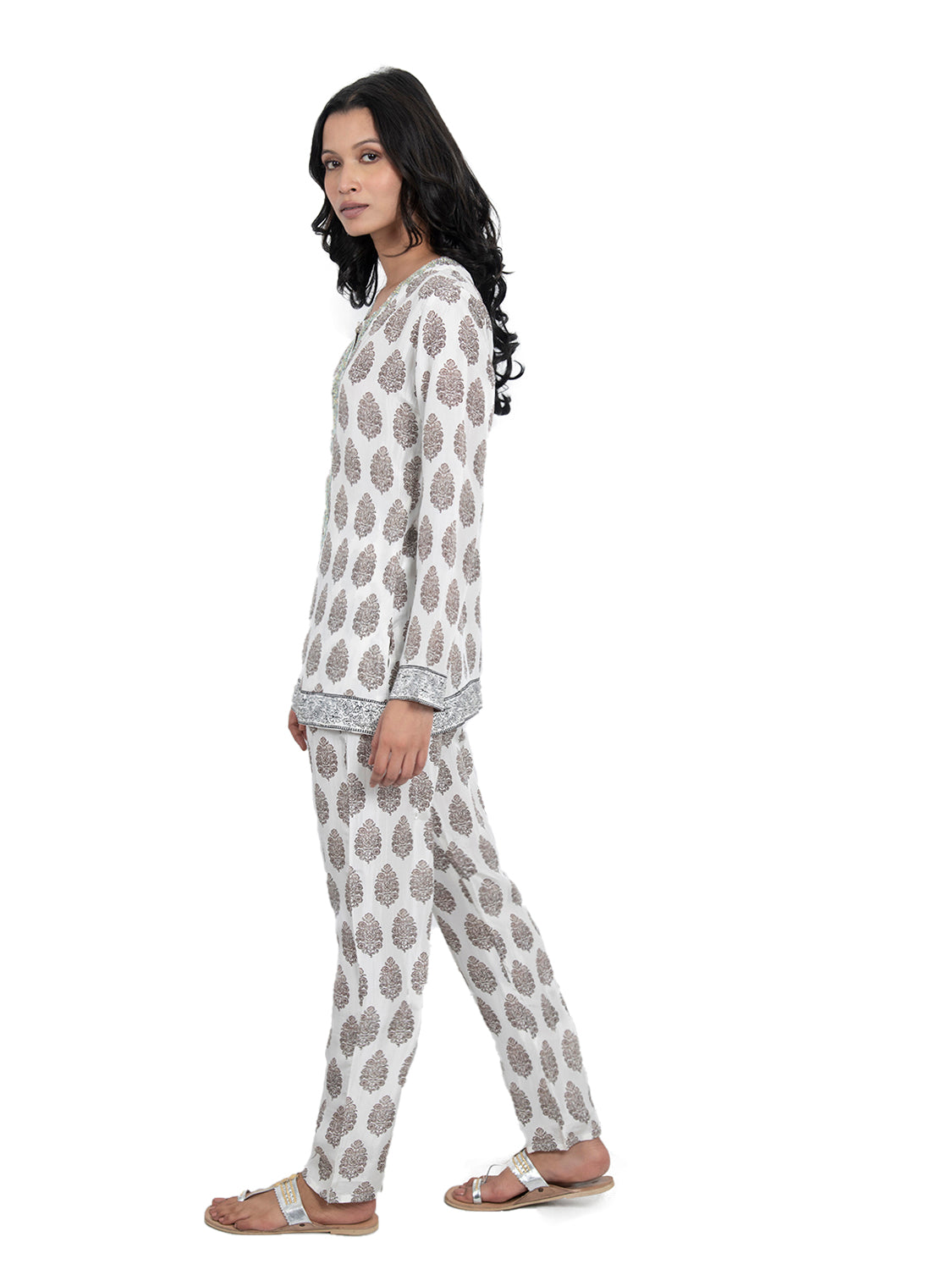 Ivory Black Block Set