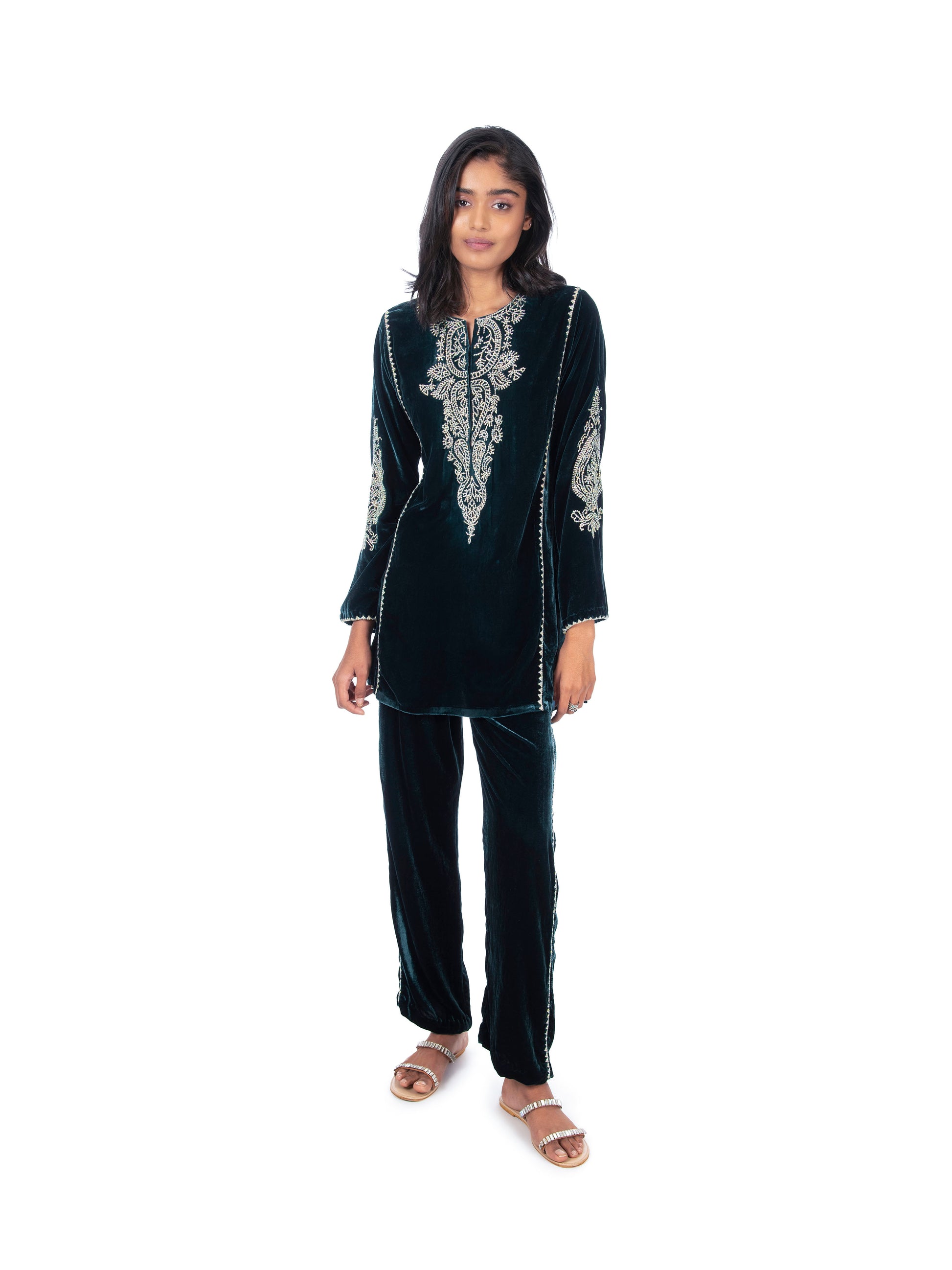 Premium Designer Velvet Kurti With Pant And Velvet Dupatta at Rs 1299 |  Designer Anarkali Suit in Surat | ID: 24485931688